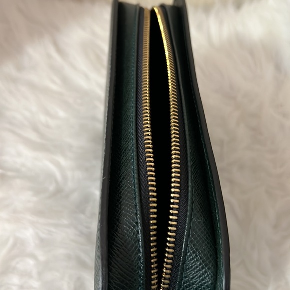 Louis Vuitton Orsay Green Taiga - Picture 10 of 17